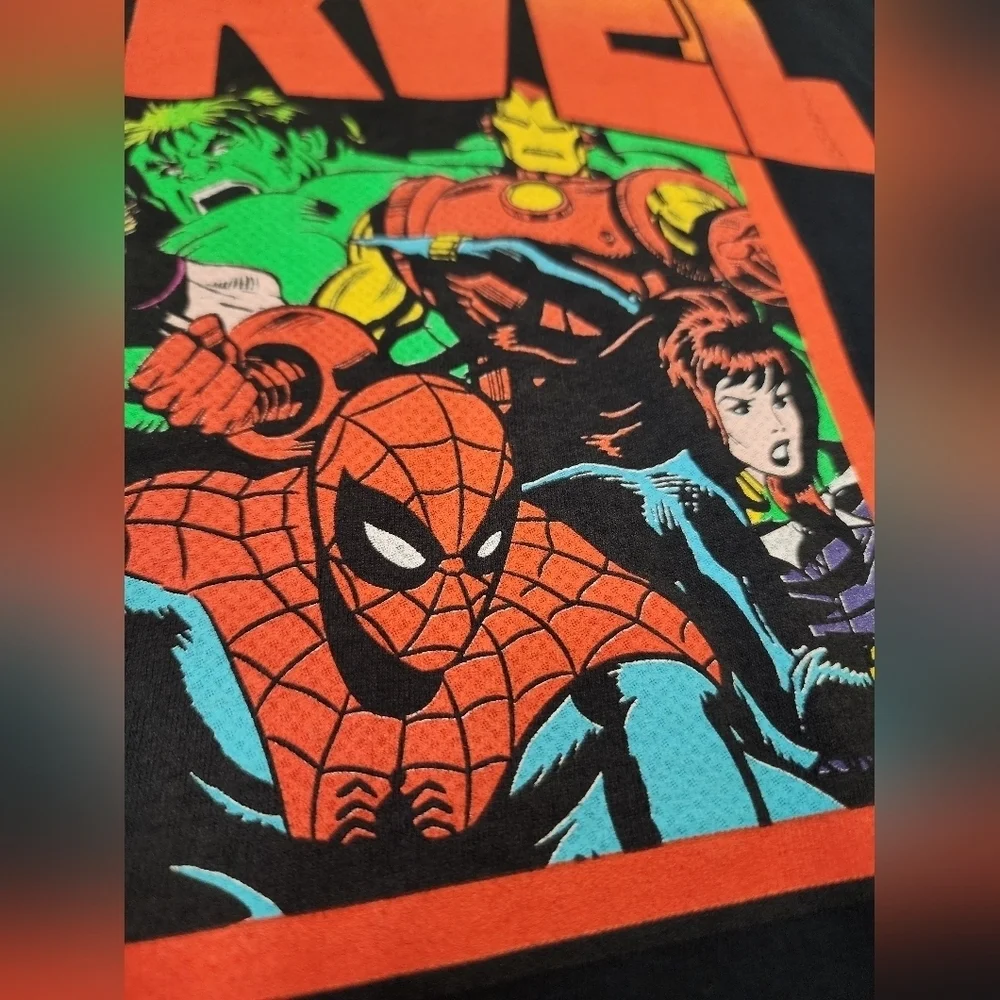 Marvel Men's Black and Multicolored Avengers Graphic T-Shirt, sz SM